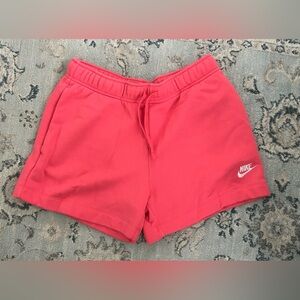 🛍️Nike Women's Coral Athletic Shorts(Never worn) Size M